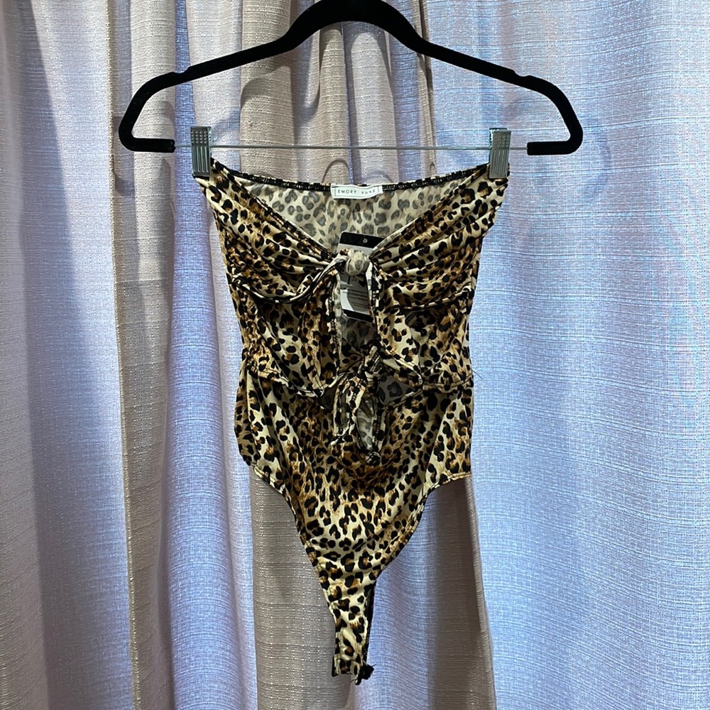 BNWT Strapless Leopard bodysuit